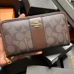 Coach Signature Brown Zip Wallet